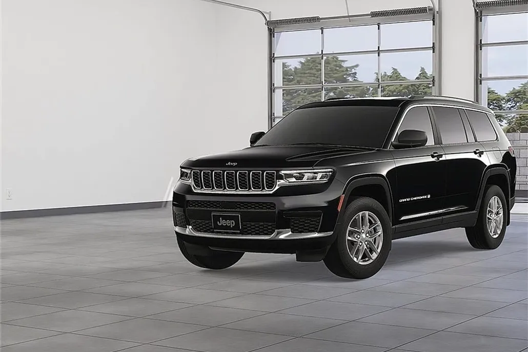 2025 Jeep Grand Cherokee Laredo photo 1