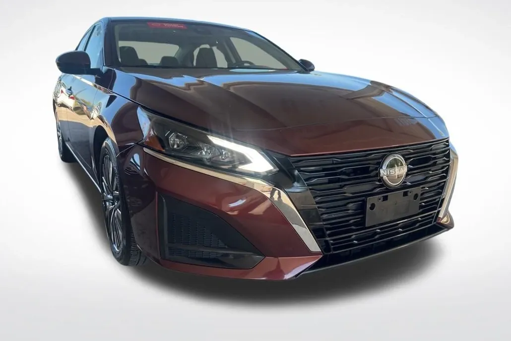 2023 Nissan Altima SV photo 1