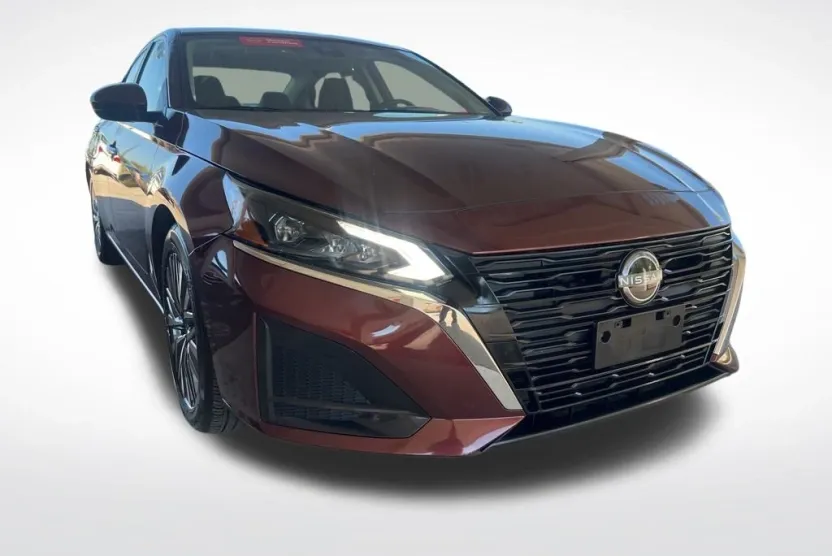 2023 Nissan Altima SV photo 1
