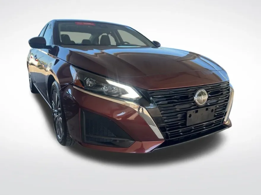 2023 Nissan Altima SV photo 1