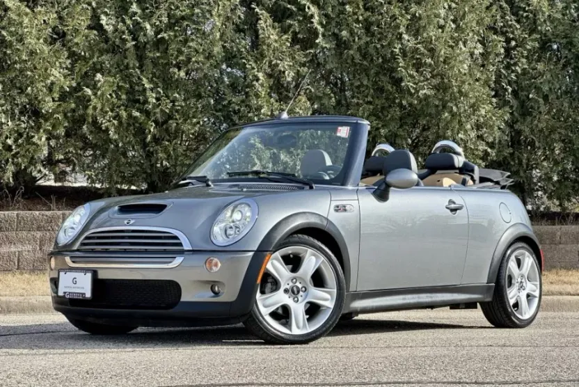 2005 Mini Cooper Convertible S photo 1