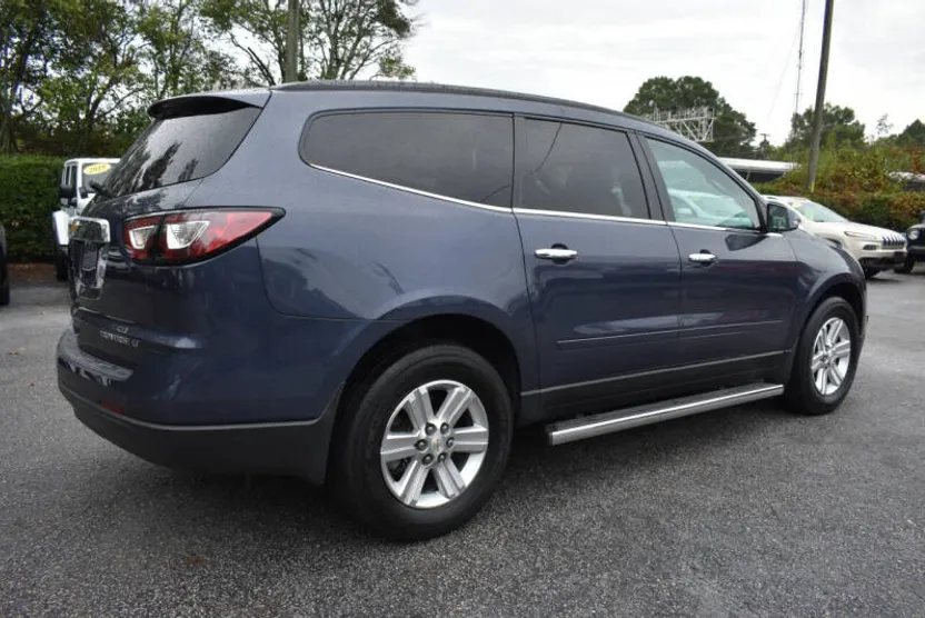 2014 Chevrolet Traverse 2LT photo 1