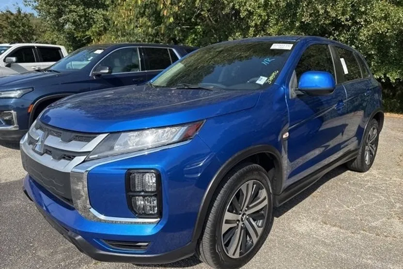 2021 Mitsubishi Outlander Sport ES photo 1
