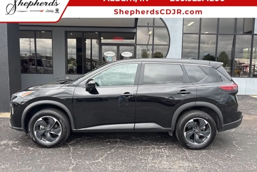 2024 Nissan Rogue SV photo 1