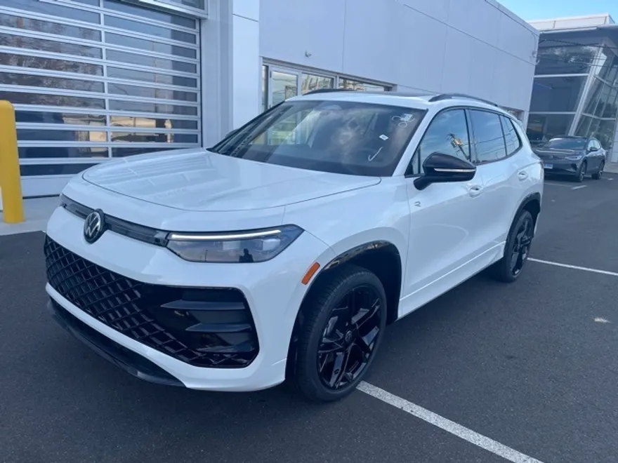 2025 Volkswagen Tiguan SE R-Line Black photo 1