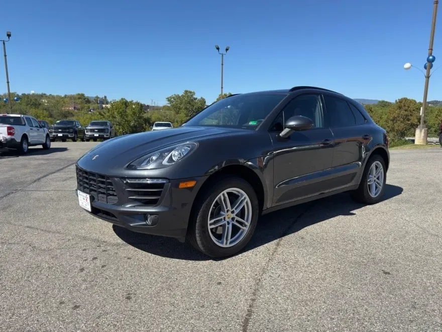 2018 Porsche Macan Base photo 1