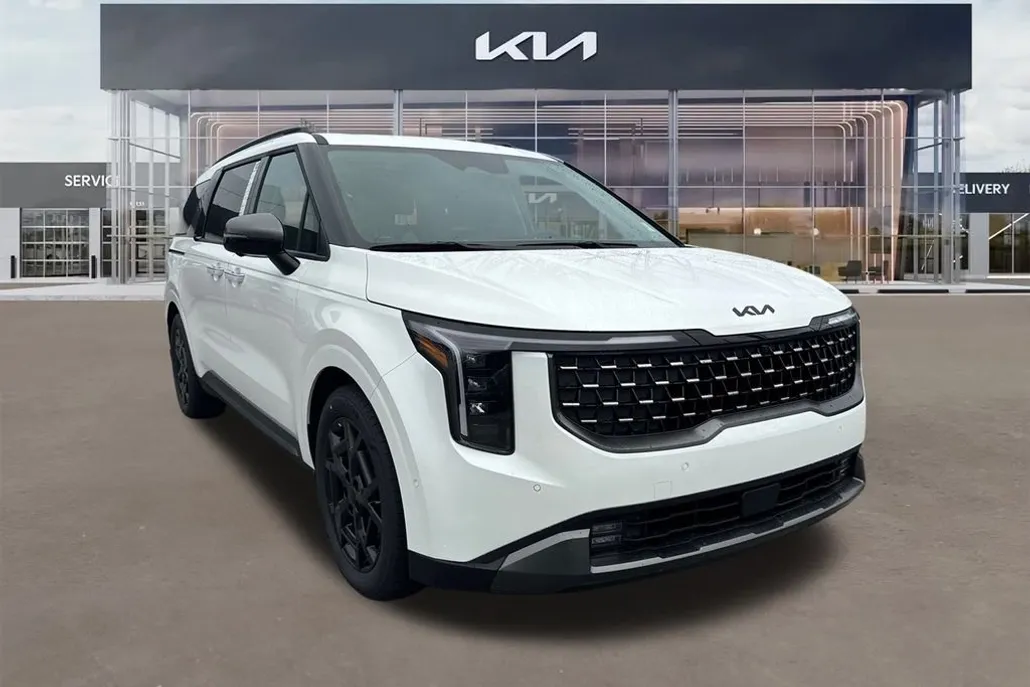 2026 Kia Carnival SX photo 1