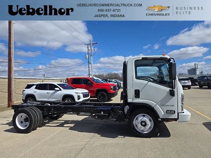 2025 Chevrolet Silverado 4500HD photo 1