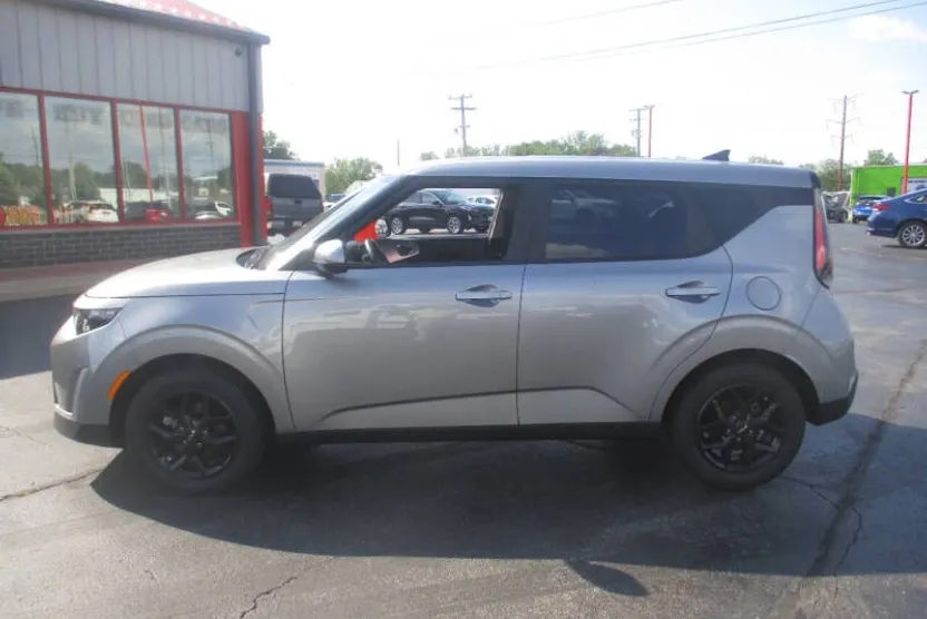 2024 Kia Soul LX S photo 1