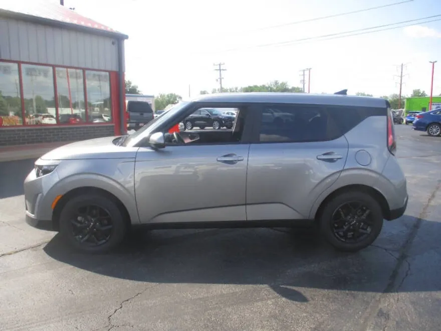 2024 Kia Soul LX S photo 1