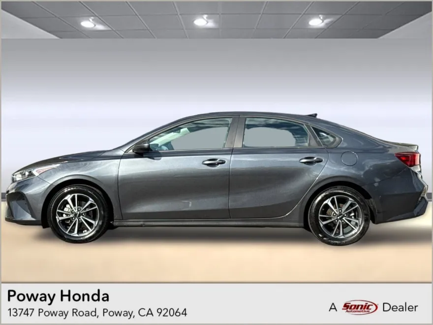 2024 Kia Forte LXS photo 1