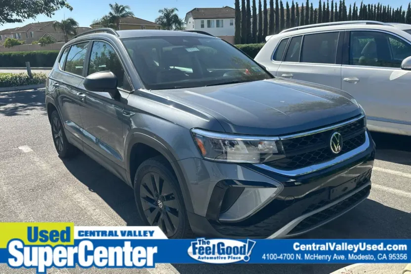 2022 Volkswagen Taos S photo 1