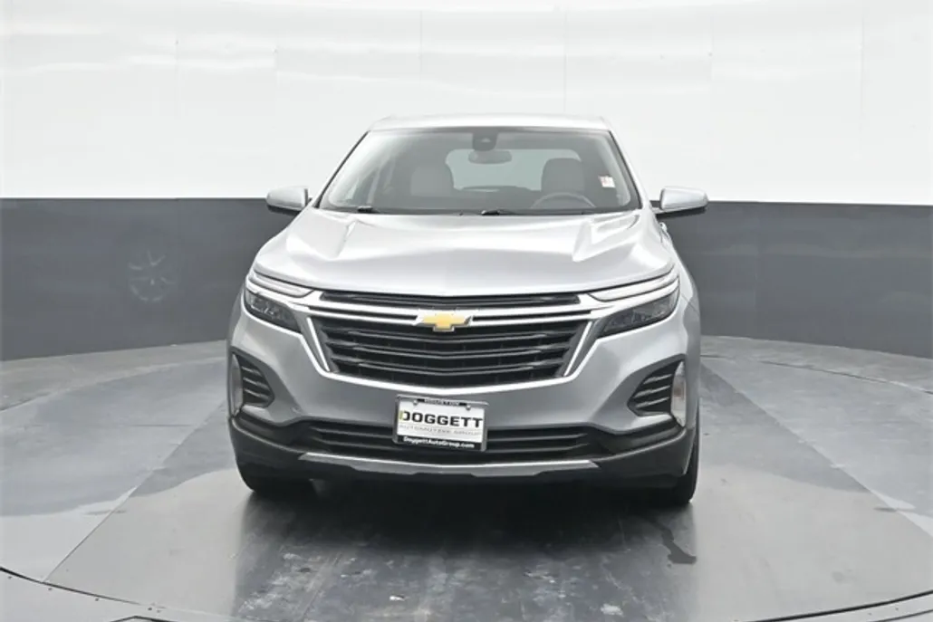 2023 Chevrolet Equinox LT photo 1