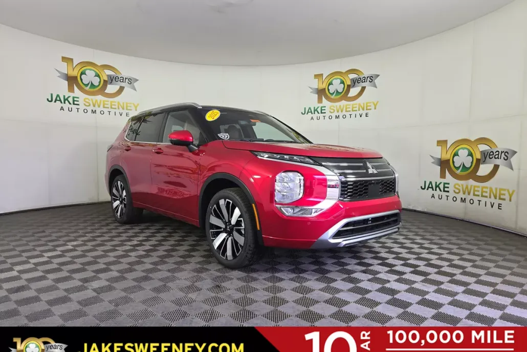 2025 Mitsubishi Outlander SEL photo 1