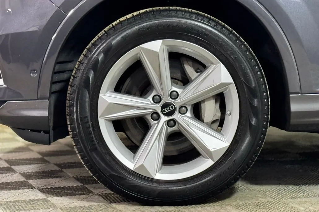 2022 Audi Q7 45 Premium photo 1