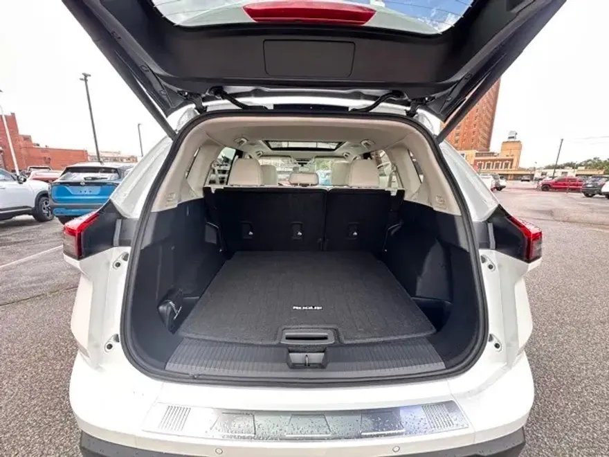 2026 Nissan Rogue SV photo 1