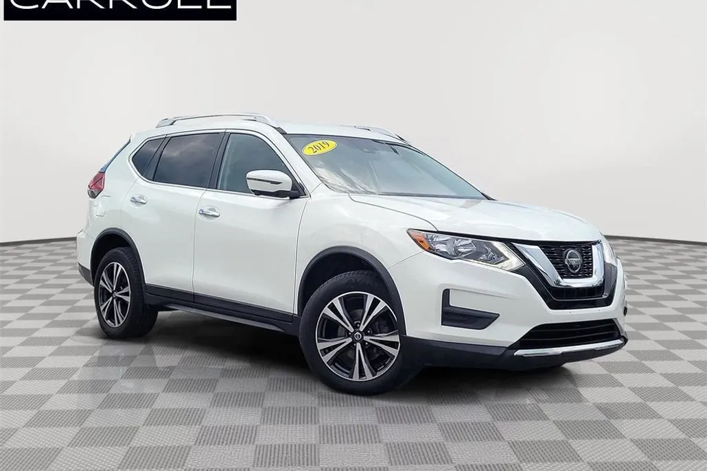 2019 Nissan Rogue SV photo 1