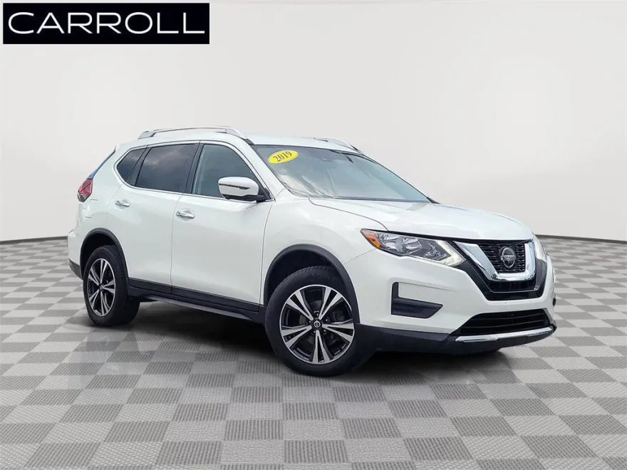 2019 Nissan Rogue SV photo 1