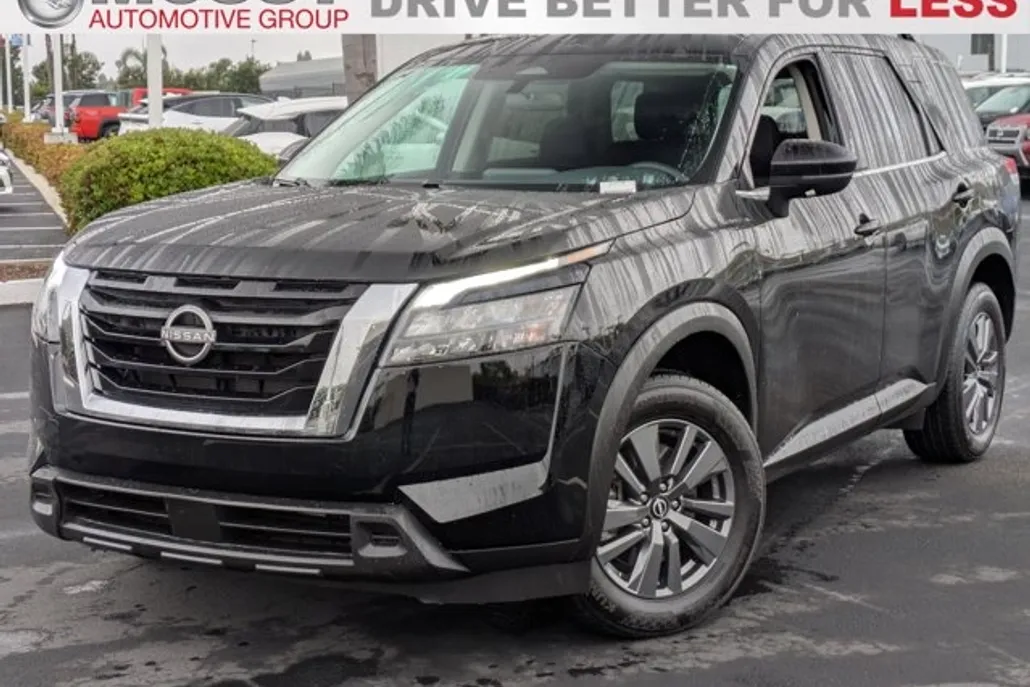 2024 Nissan Pathfinder SV photo 1