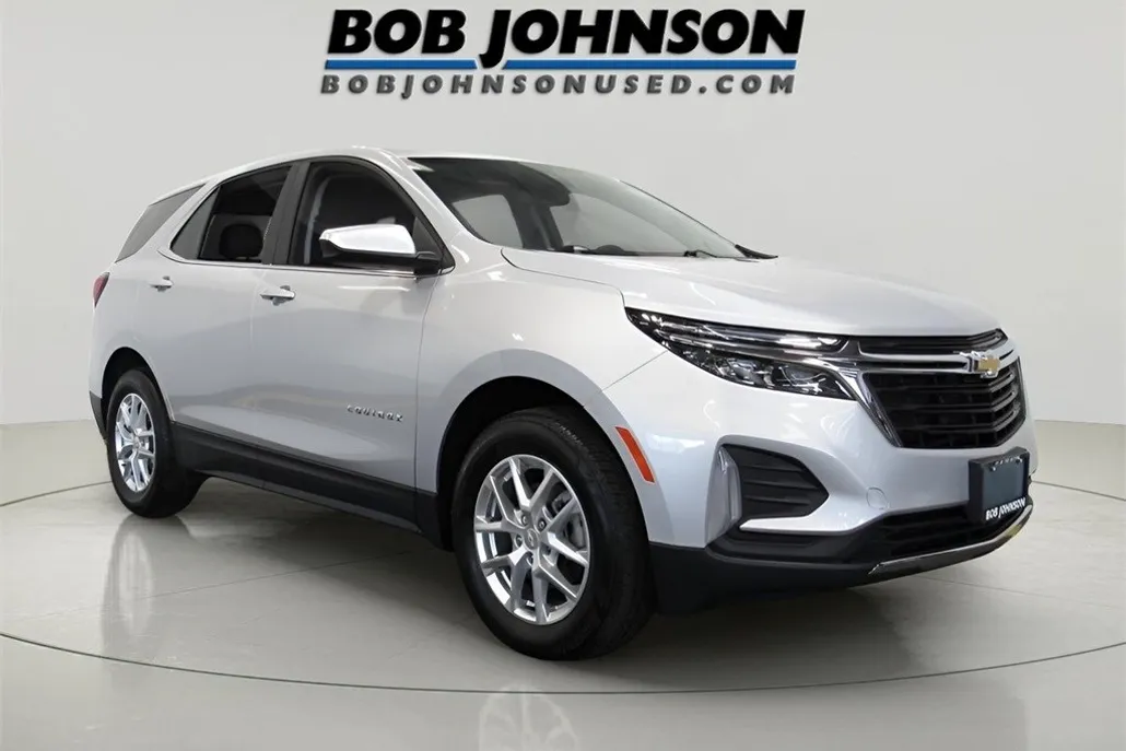 2022 Chevrolet Equinox LT photo 1