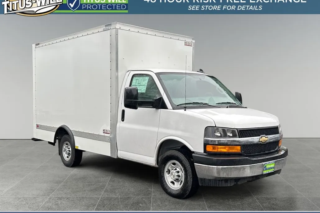 2024 Chevrolet Express 3500 Work Van Cutaway photo 1