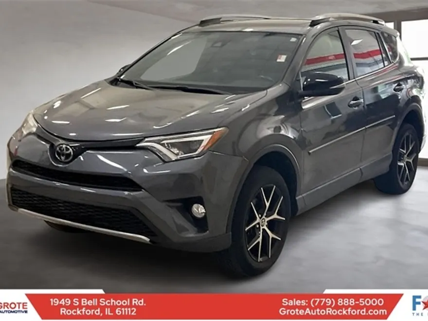 2018 Toyota RAV4 SE photo 1