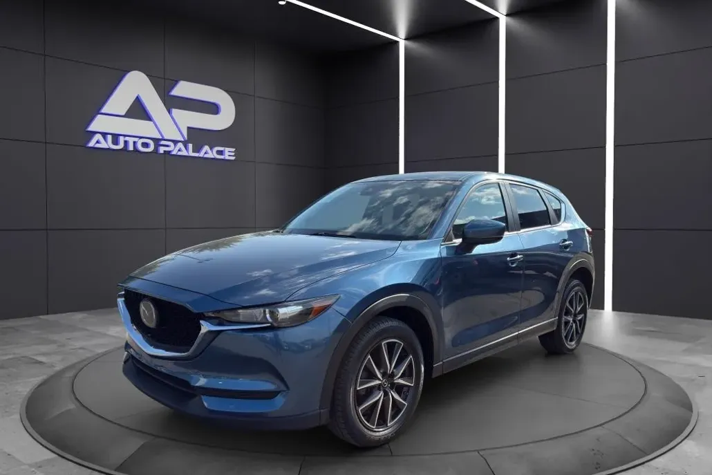 2018 Mazda CX-5 Touring photo 1