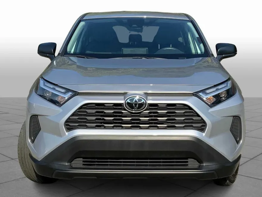 2024 Toyota RAV4 LE photo 1