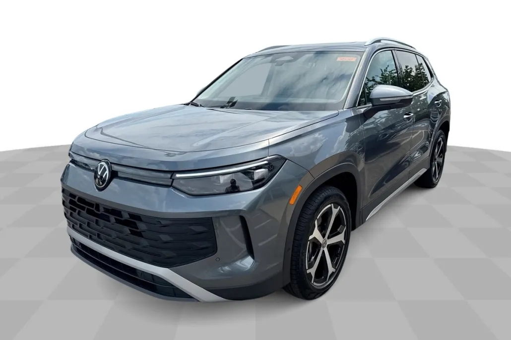 2025 Volkswagen Tiguan SE photo 1