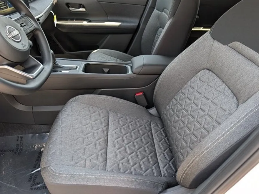 2026 Nissan Kicks SV photo 1