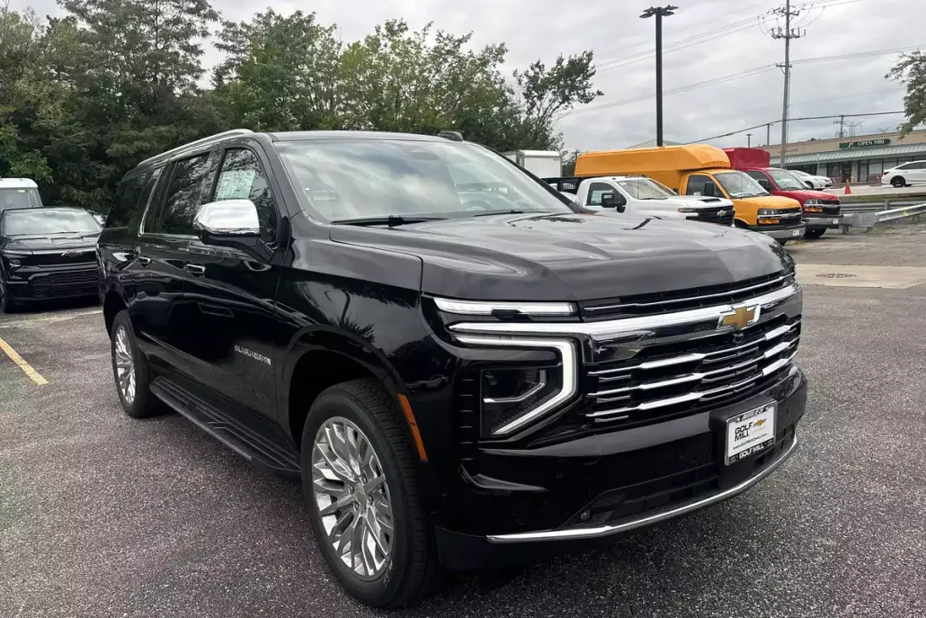 2025 Chevrolet Suburban Premier photo 1