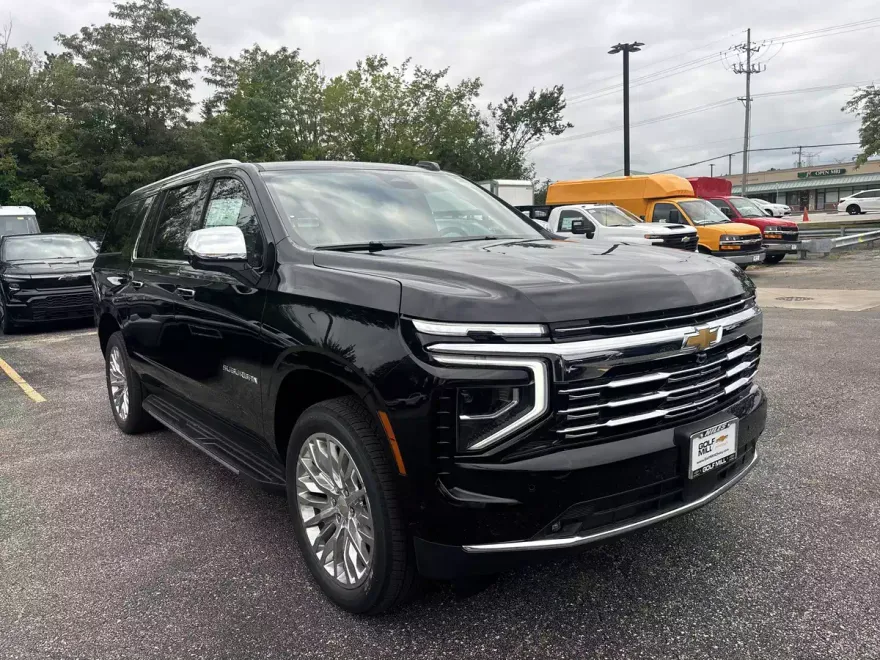 2025 Chevrolet Suburban Premier photo 1