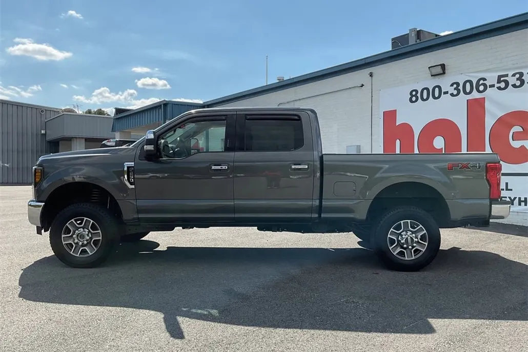 2018 Ford F-250 Lariat photo 1
