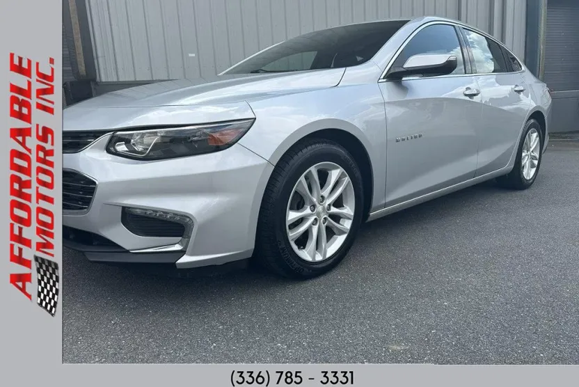 2017 Chevrolet Malibu 1LT photo 1