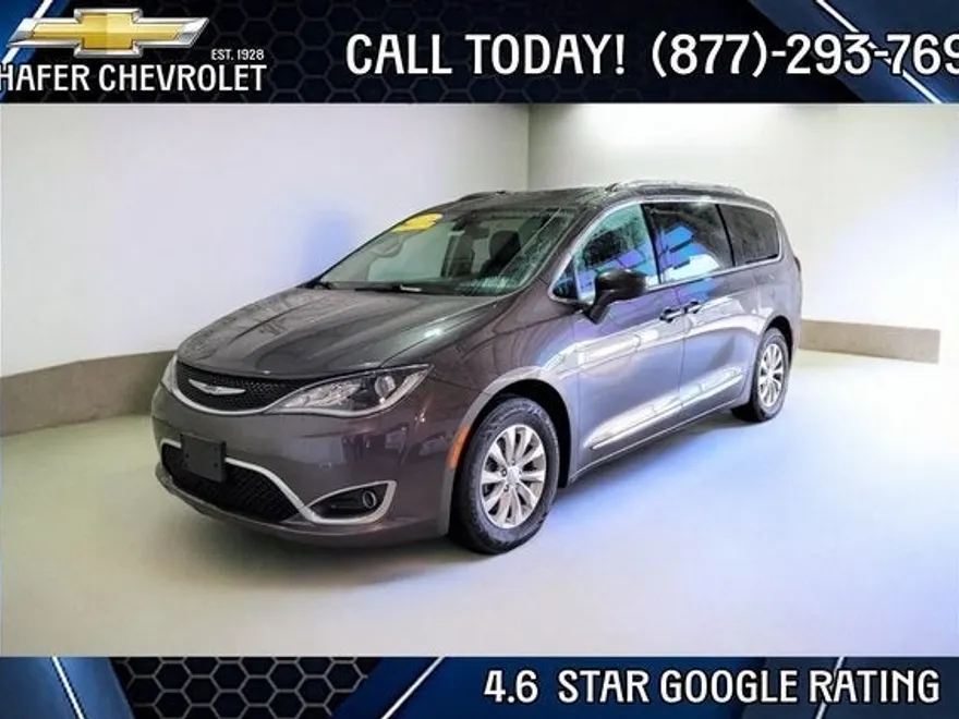 2018 Chrysler Pacifica Touring L photo 1