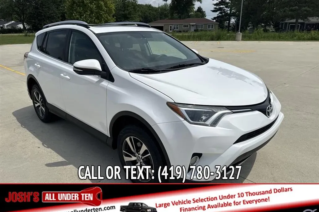 2016 Toyota RAV4 XLE photo 1