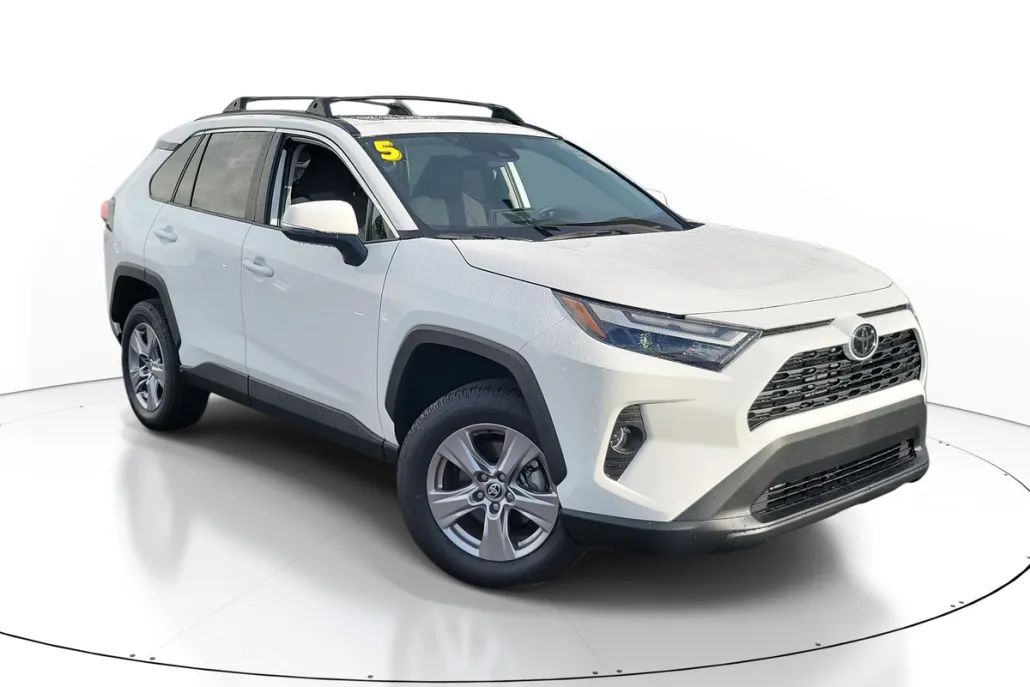 2025 Toyota RAV4 XLE photo 1