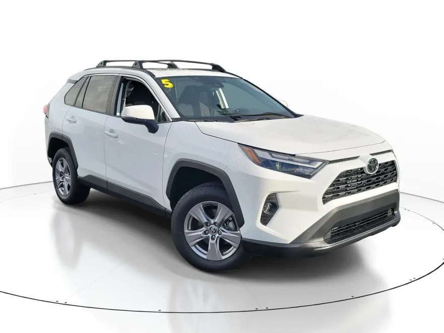 2025 Toyota RAV4 XLE photo 1
