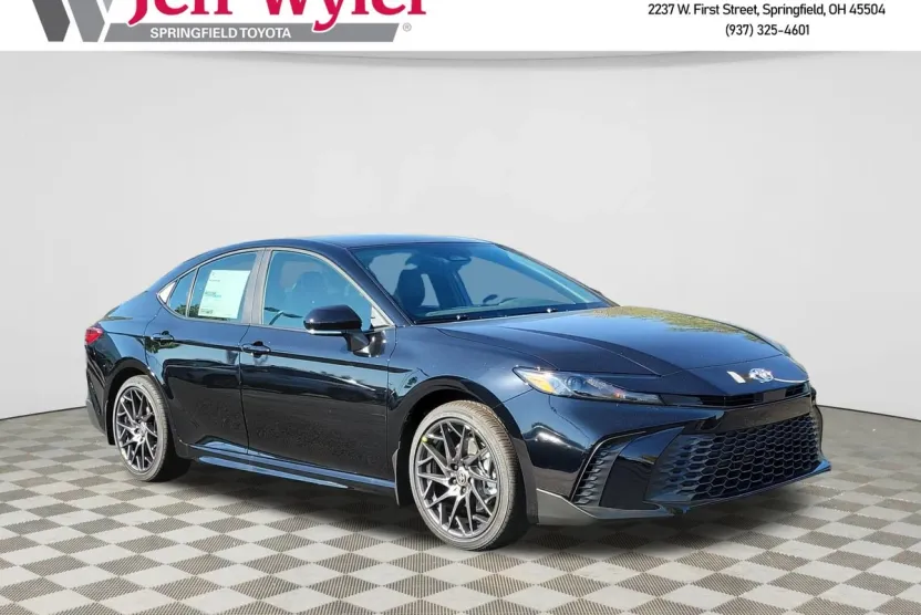 2026 Toyota Camry SE photo 1