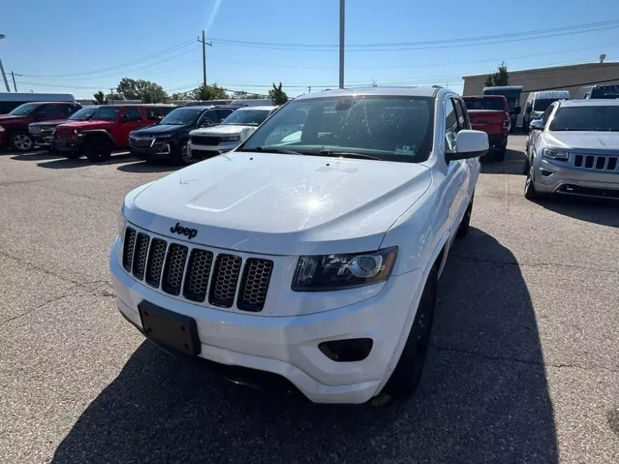 2015 Jeep Grand Cherokee Altitude photo 1