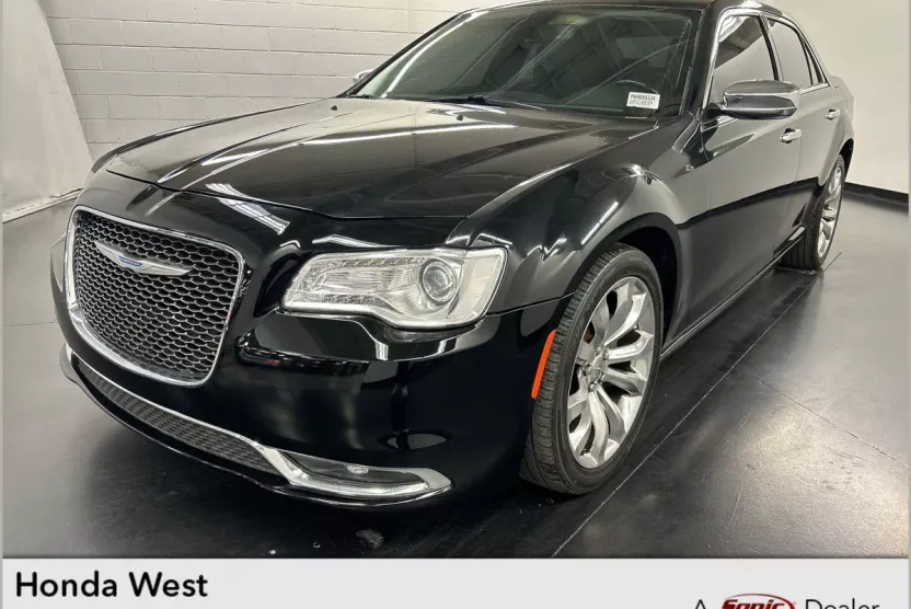 2019 Chrysler 300 Limited photo 1