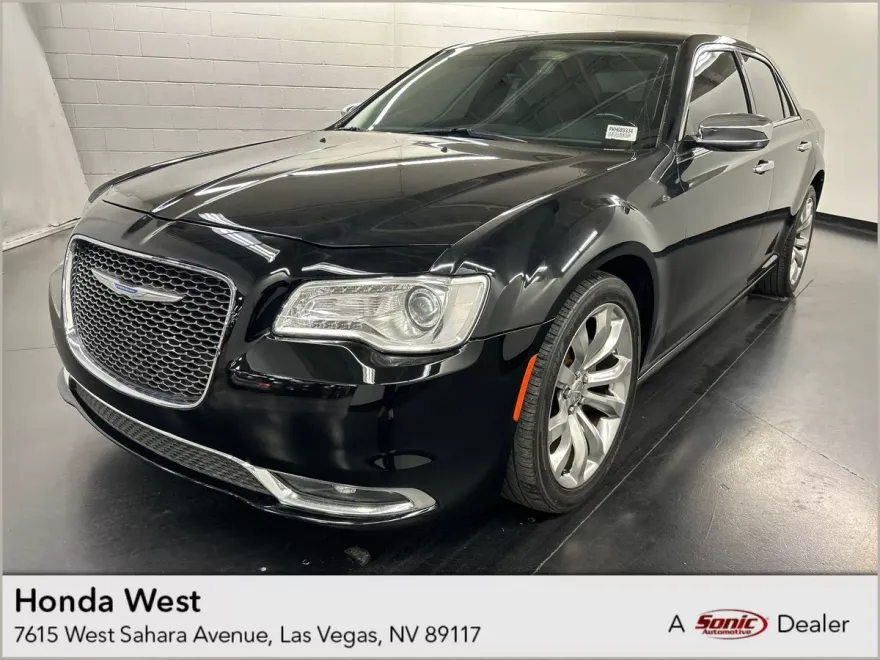 2019 Chrysler 300 Limited photo 1