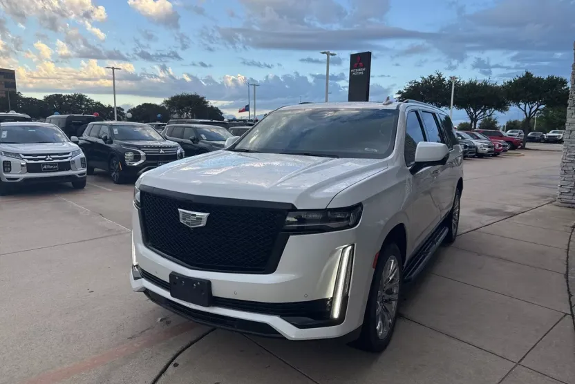 2022 Cadillac Escalade ESV Premium Luxury photo 1