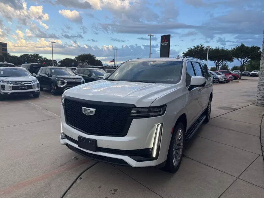 2022 Cadillac Escalade ESV Premium Luxury photo 1