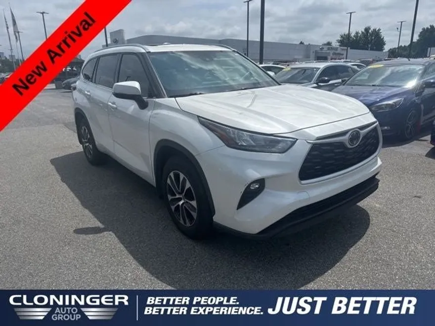 2020 Toyota Highlander XLE photo 1