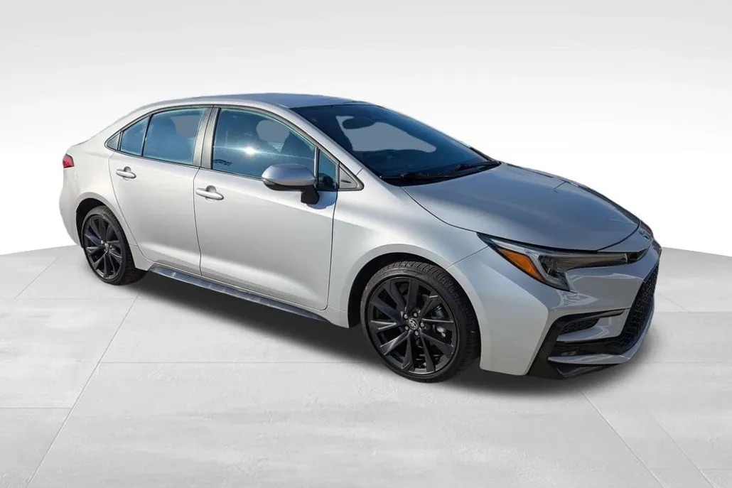 2024 Toyota Corolla SE photo 1