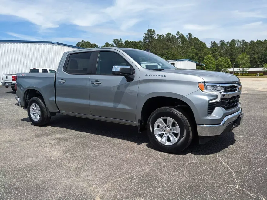 2025 Chevrolet Silverado 1500 LT photo 1