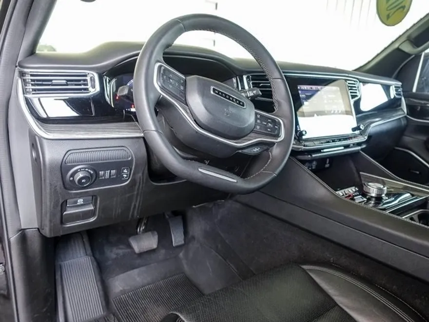 2022 Jeep Wagoneer Series II photo 2
