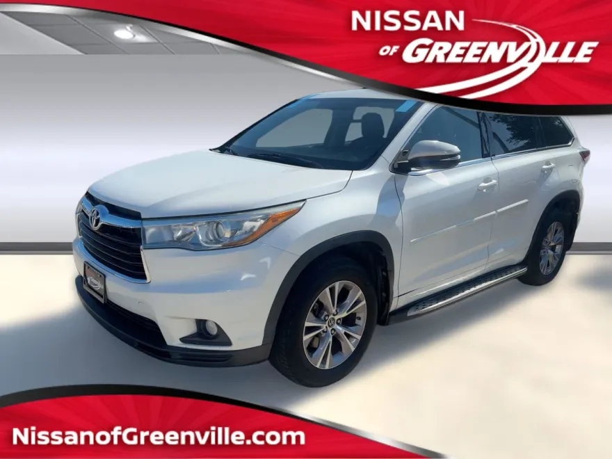 2016 Toyota Highlander LE photo 1