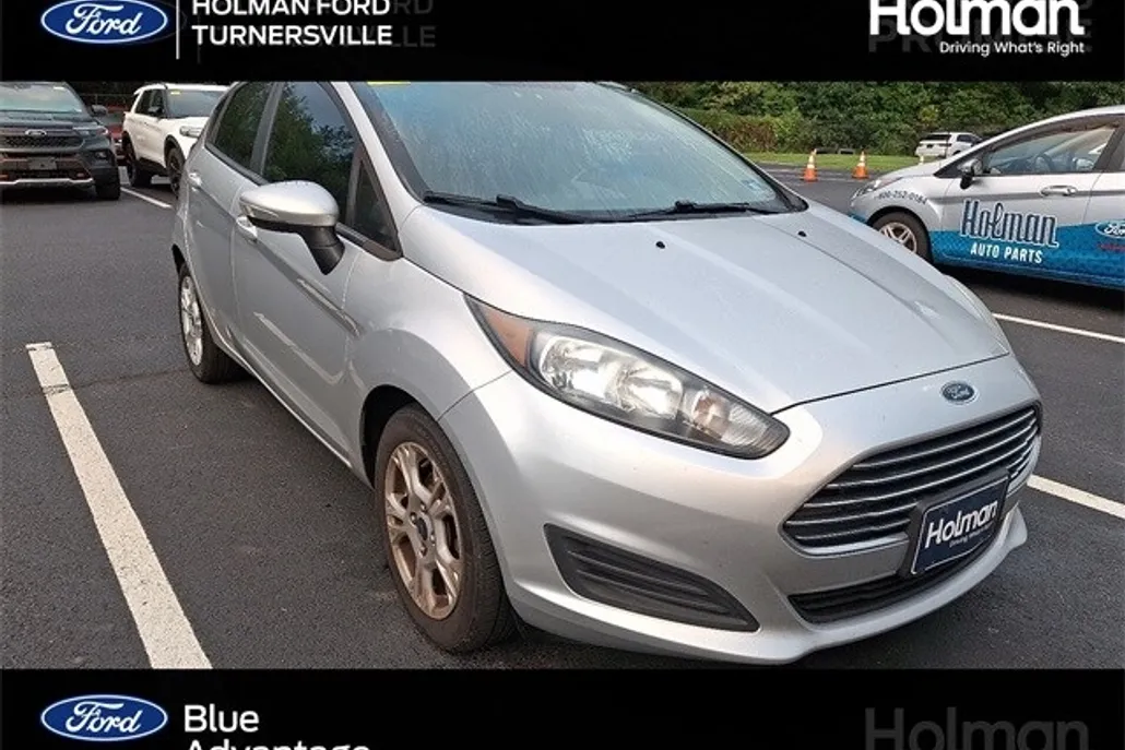 2016 Ford Fiesta SE photo 1